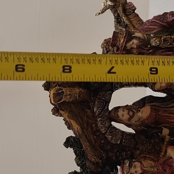 Nativity from the Goldenvale Collection - Picture 16 of 17